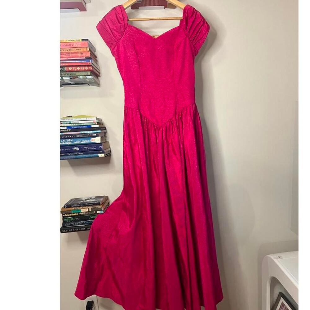 Vintage 1980s Prom Dress with Bow Detail Measures Like a Size 4 - Picture 2 of 4